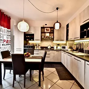 https://modern-family-apartment-halfway-between-milano-and-como.it-lombardy.com
