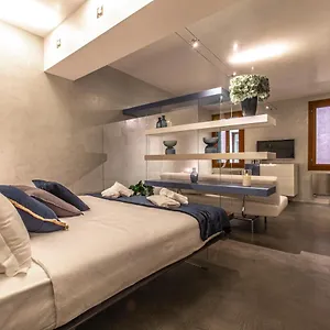 https://san-marco-deluxe-suite-rr.hotelinveneto.com